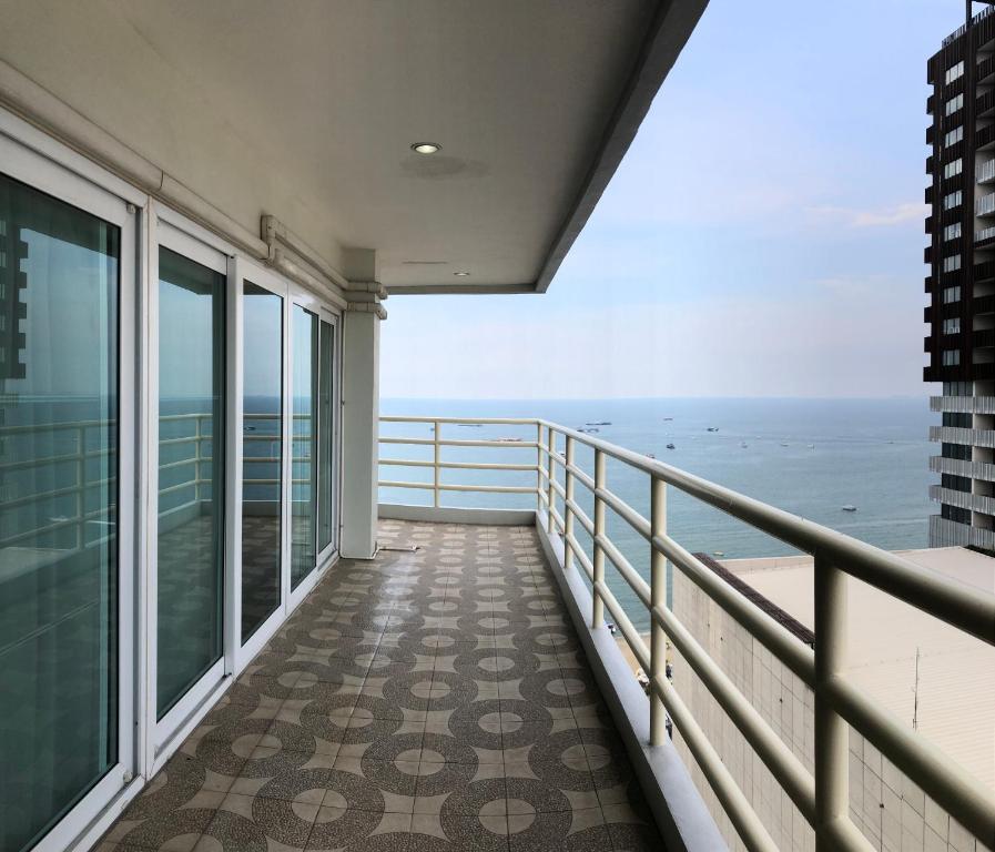 View Talay 6 Pattaya Beach Apartment By Honey Bagian luar foto