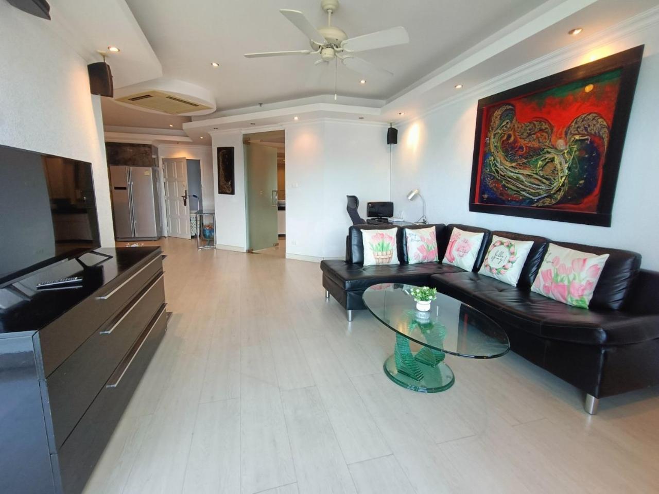 View Talay 6 Pattaya Beach Apartment By Honey Bagian luar foto