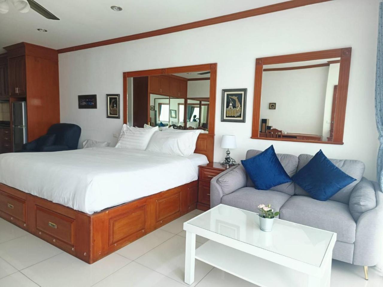 View Talay 6 Pattaya Beach Apartment By Honey Bagian luar foto