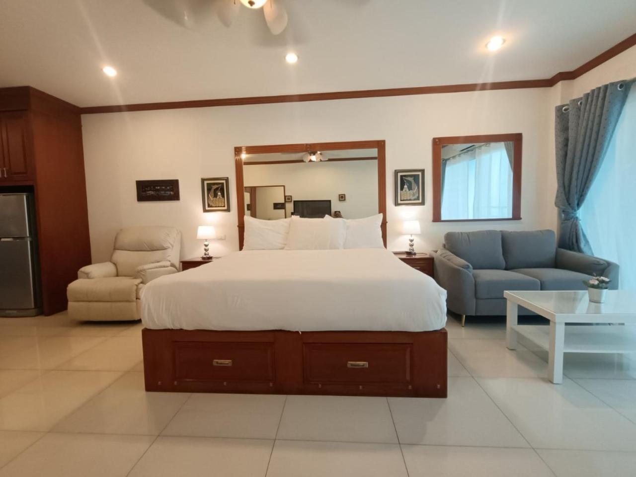 View Talay 6 Pattaya Beach Apartment By Honey Bagian luar foto
