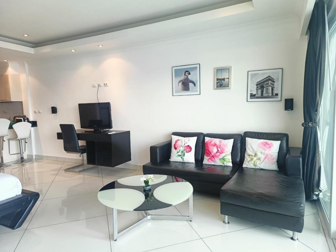 View Talay 6 Pattaya Beach Apartment By Honey Bagian luar foto