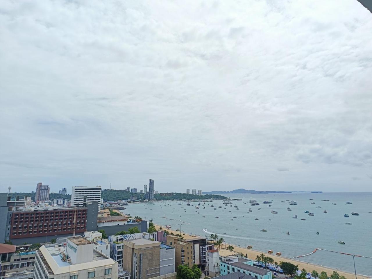 View Talay 6 Pattaya Beach Apartment By Honey Bagian luar foto