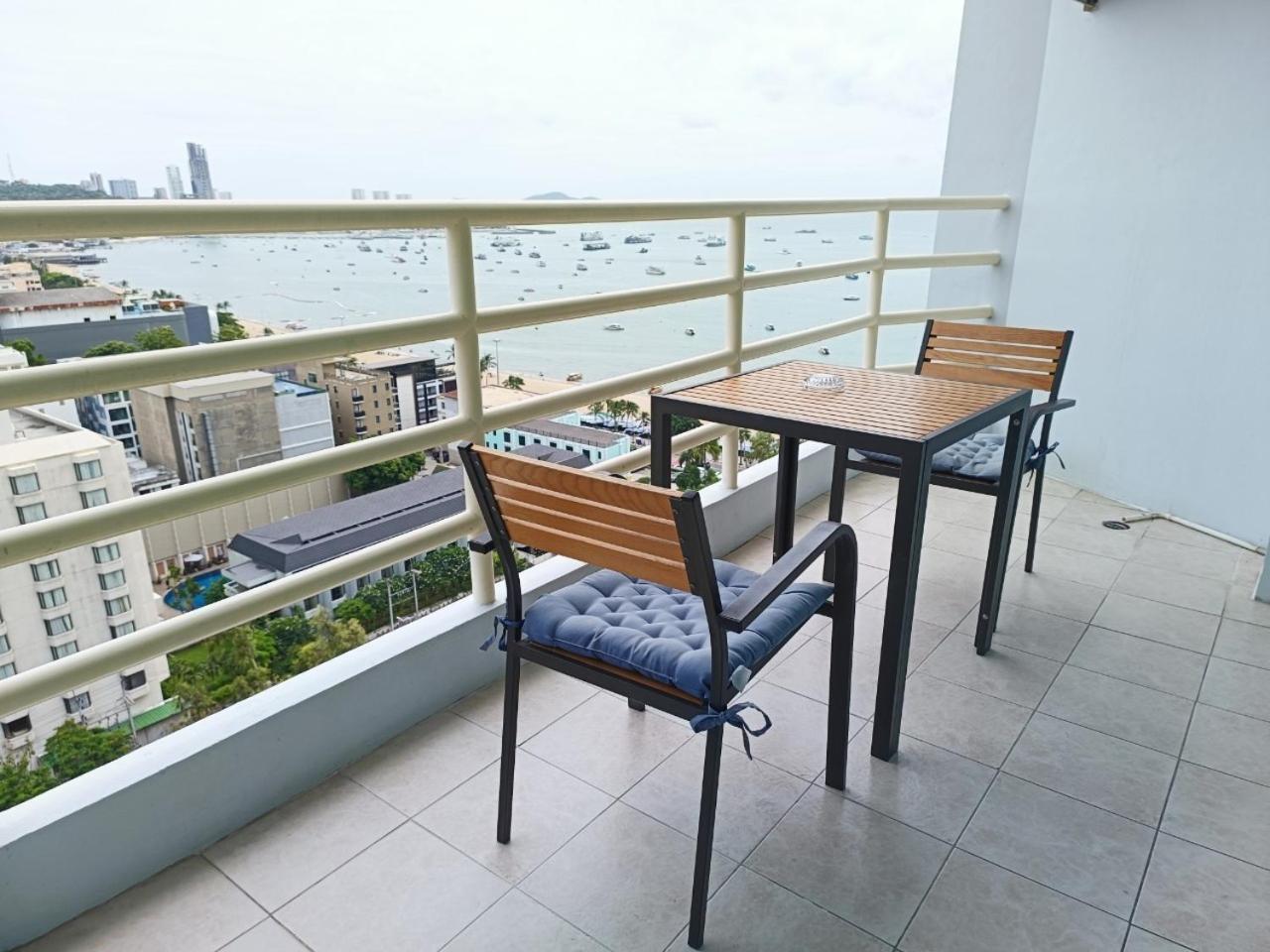 View Talay 6 Pattaya Beach Apartment By Honey Bagian luar foto