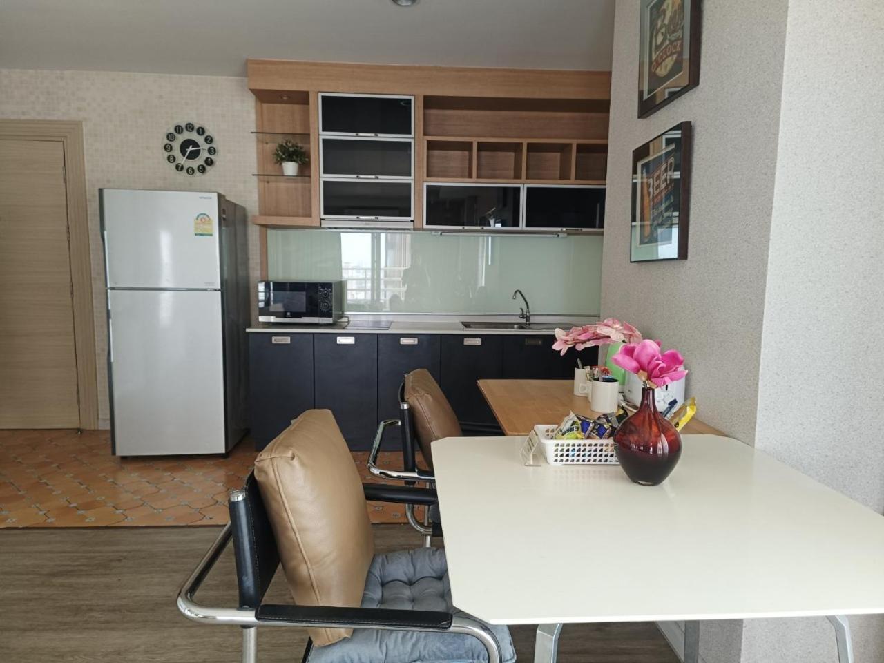 View Talay 6 Pattaya Beach Apartment By Honey Bagian luar foto