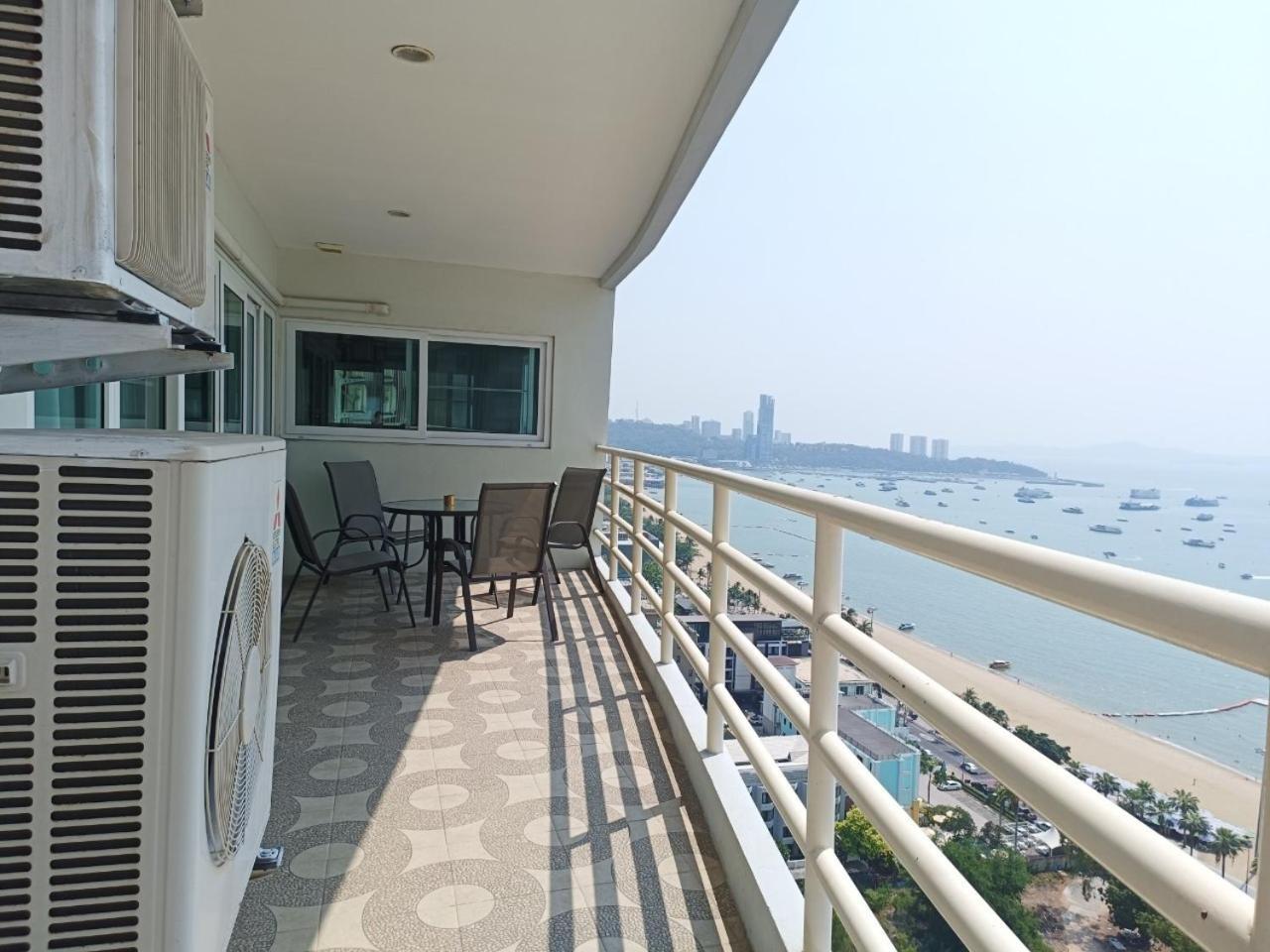 View Talay 6 Pattaya Beach Apartment By Honey Bagian luar foto