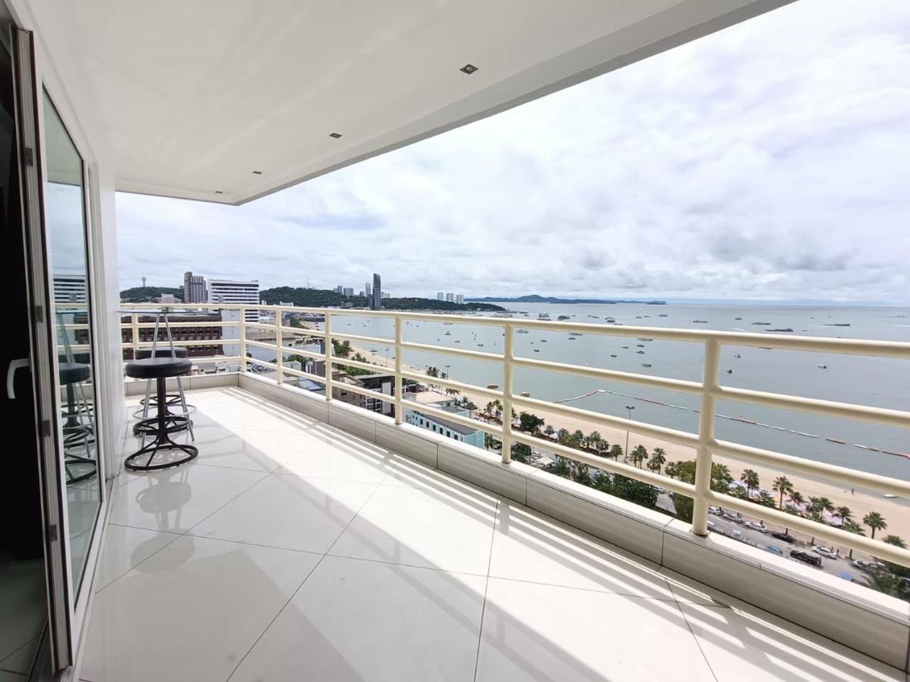 View Talay 6 Pattaya Beach Apartment By Honey Bagian luar foto