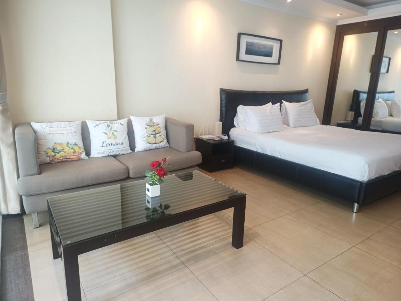 View Talay 6 Pattaya Beach Apartment By Honey Bagian luar foto