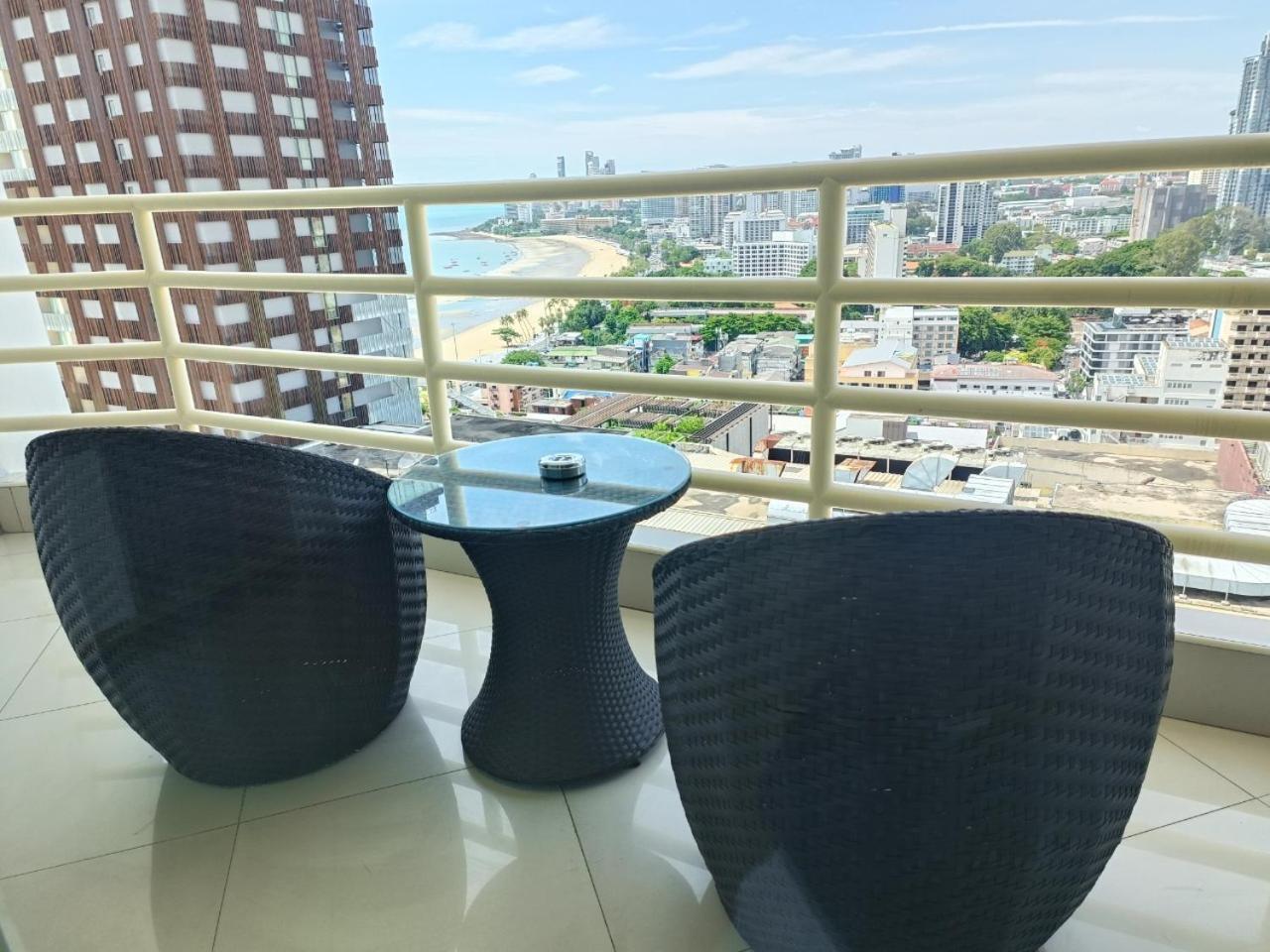 View Talay 6 Pattaya Beach Apartment By Honey Bagian luar foto