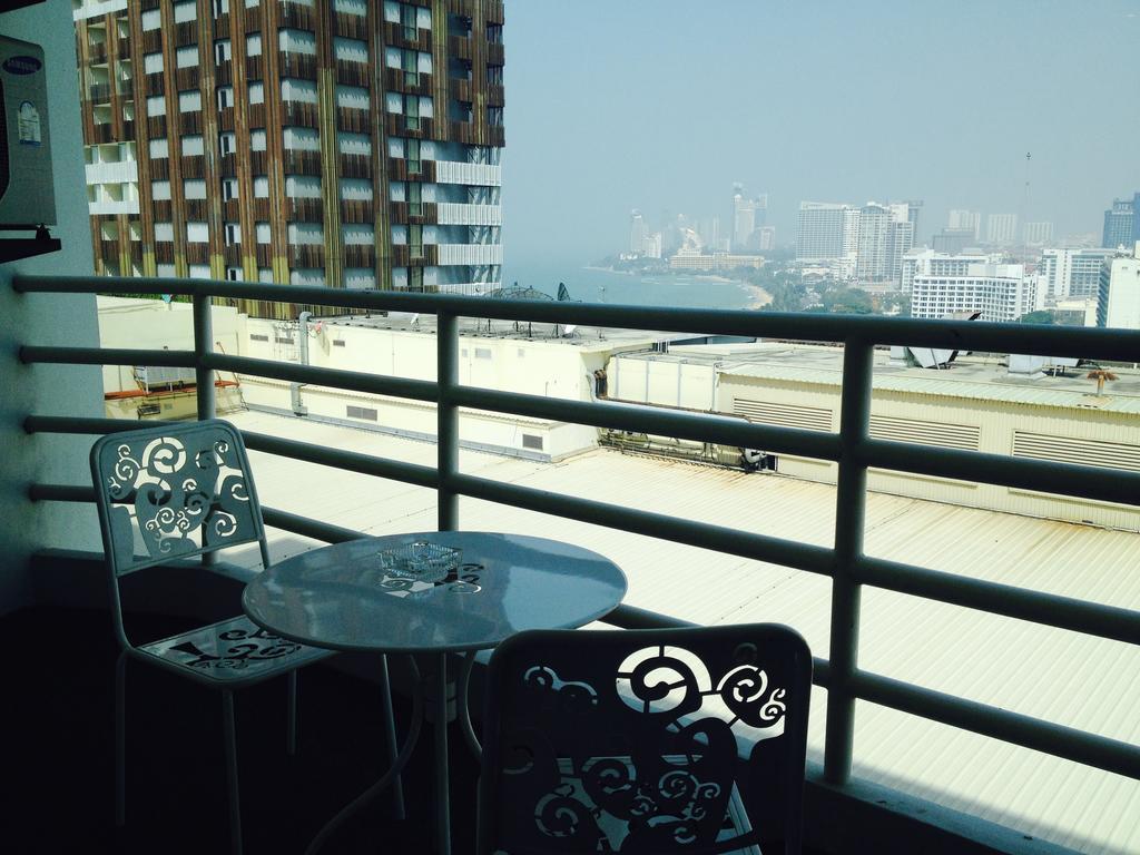 View Talay 6 Pattaya Beach Apartment By Honey Bagian luar foto